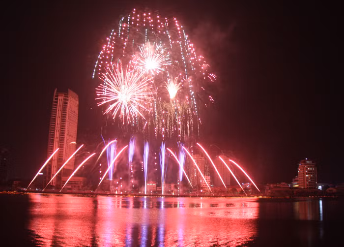 Sông Hàn - Đà Nẵng sẽ rực sáng với những màn pháo hoa đẳng cấp của các đội mang lại trong hai đêm 28-29/4 này...Ảnh Thùy Linh