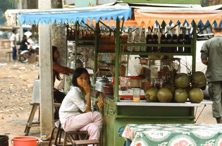 Quán giải khát ven đường.