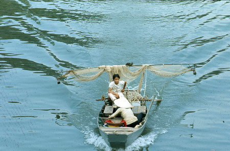 Trên sông Sài Gòn. Trên sông Sài Gòn.