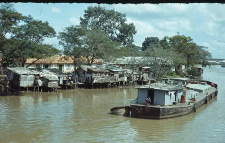 Rạch Thị Nghè phía sau Thảo Cầm Viên.