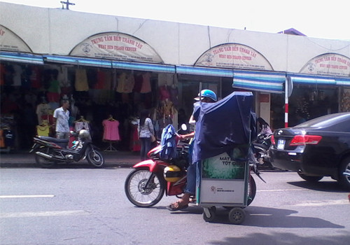 Xe máy 6 bánh. Ảnh: Pham Trung Kien. Xe máy 6 bánh. Ảnh: Pham Trung Kien.