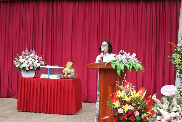 Cô Nguyễn Thùy Hương - Hiệu trưởng nhà trường phát biểu. Ảnh: Đỗ Thơm Cô Nguyễn Thùy Hương - Hiệu trưởng nhà trường phát biểu. Ảnh: Đỗ Thơm