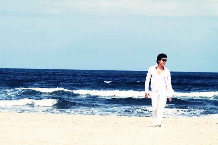 Dương Quốc Hưng xúc động: "Mải mê với những dự án âm nhạc, lâu lắm rồi tôi mới có dịp được đứng trước biển, nghe từng đợt sóng vỗ rì rào...Có đi thế này, mới cảm nhận được đất nước của mình thật đẹp". Dương Quốc Hưng xúc động: "Mải mê với những dự án âm nhạc, lâu lắm rồi tôi mới có dịp được đứng trước biển, nghe từng đợt sóng vỗ rì rào...Có đi thế này, mới cảm nhận được đất nước của mình thật đẹp".