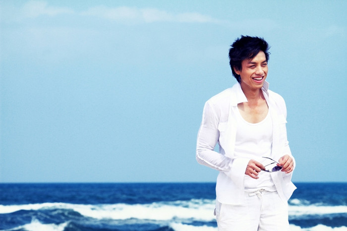 Vào Sài Gòn năm 2006, chàng trai gốc Hà Nội này đã hòa nhập vào showbiz náo nhiệt ở thành phố ngập nắng ấm phương Nam.... Vào Sài Gòn năm 2006, chàng trai gốc Hà Nội này đã hòa nhập vào showbiz náo nhiệt ở thành phố ngập nắng ấm phương Nam....