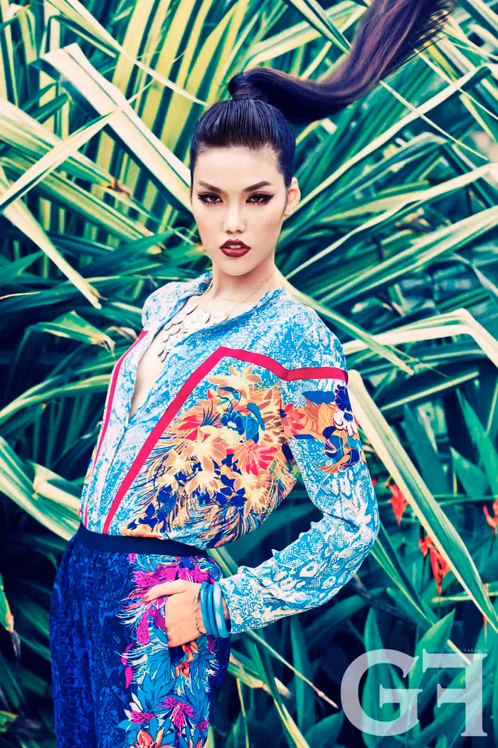 Trần Ngọc Lan Khuê hiện tại đang là sinh viên khoa ngữ văn Đức trường Đại học Khoa học Xã hội và Nhân văn.Lan Khuê cao 1m76 nặng 52kg với các chỉ số hình thể 85-60-89.