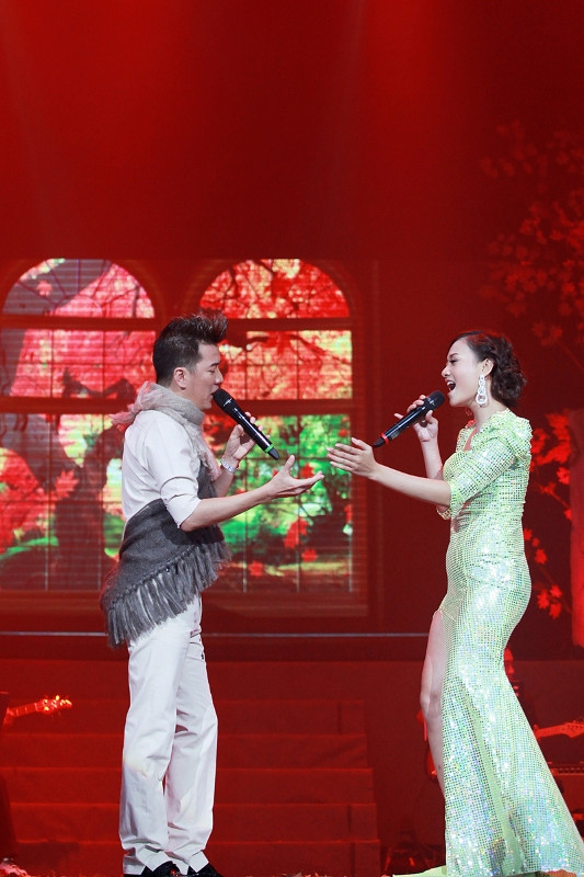 Giọng hát của Hà Thùy Anh vỡ òa cảm xúc, trong trẻo và cao vút. Giọng hát của Hà Thùy Anh vỡ òa cảm xúc, trong trẻo và cao vút.