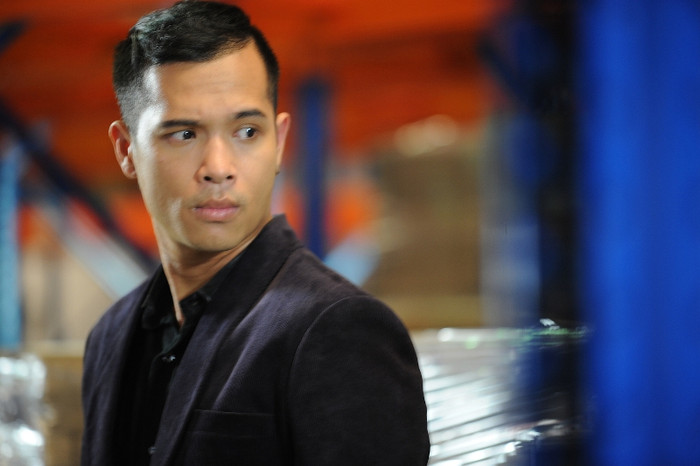 Nguyệt đem lòng yêu Thái (Trương Thế Vinh đóng), ông chủ của công ty Kháng làm công nhân.