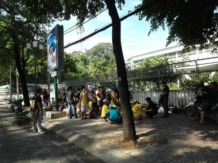 Một bộ phận khác đang chuẩn bị cho mình một chuyến dã ngoại xa thành phố.