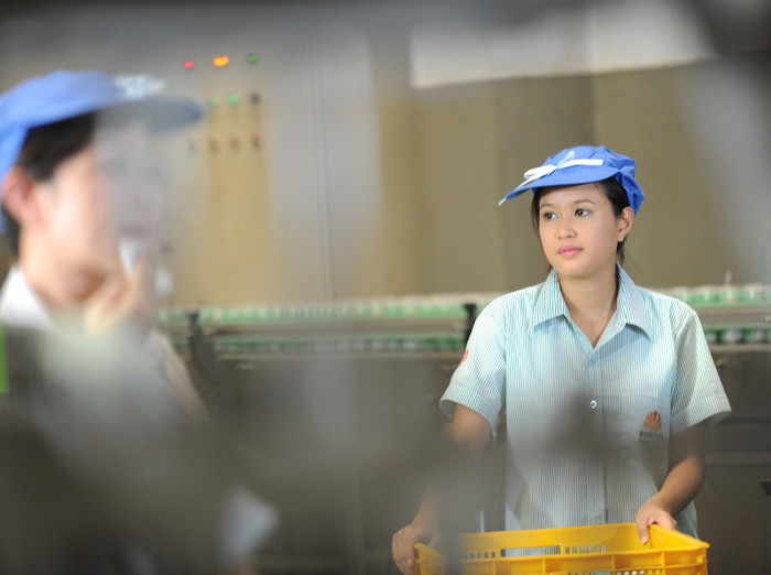 Trong lúc đó, Nở (Phương Hằng đóng) xuất hiện. Hàng ngày làm chung công ty với Kháng, cô được Kháng quan tâm, chăm sóc như một người em gái. Nở có người yêu và đột ngột mất vì tai nạn, để lại cho cô một bào thai trong bụng....