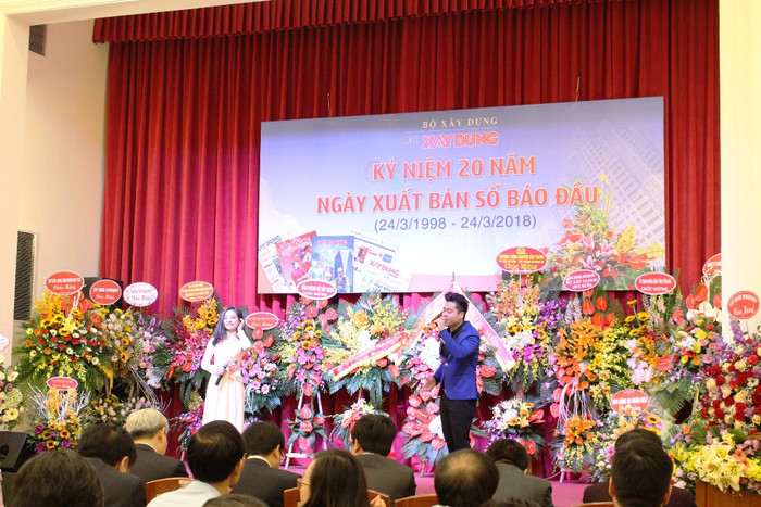 Chương trình văn nghệ đặc sắc chào mừng kỷ niệm 20 năm ngày xuất bản số báo đầu của Báo Xây dựng. Chương trình văn nghệ đặc sắc chào mừng kỷ niệm 20 năm ngày xuất bản số báo đầu của Báo Xây dựng.