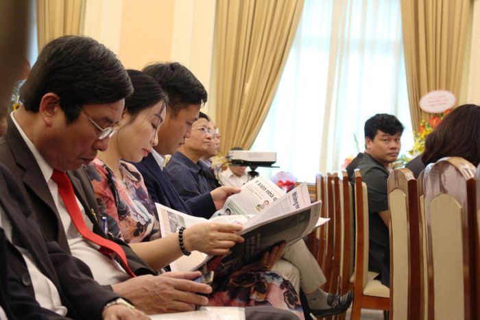 Các đại biểu tham dự đánh giá cao chất lượng bài viết, sức truyền tải thông tin trong các ấn phẩm của Báo Xây dựng. Các đại biểu tham dự đánh giá cao chất lượng bài viết, sức truyền tải thông tin trong các ấn phẩm của Báo Xây dựng.