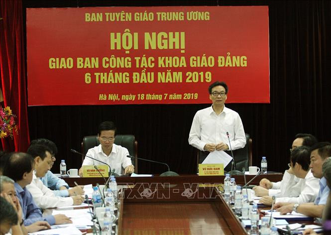 Phó Thủ tướng Vũ Đức Đam phát biểu. Ảnh: TTXVN Phó Thủ tướng Vũ Đức Đam phát biểu. Ảnh: TTXVN