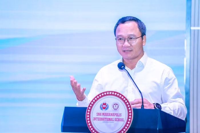 Ông Khuất Việt Hùng - Phó Chủ tịch chuyên trách Uỷ ban An toàn giao thông quốc gia phát biểu tại buổi lễ