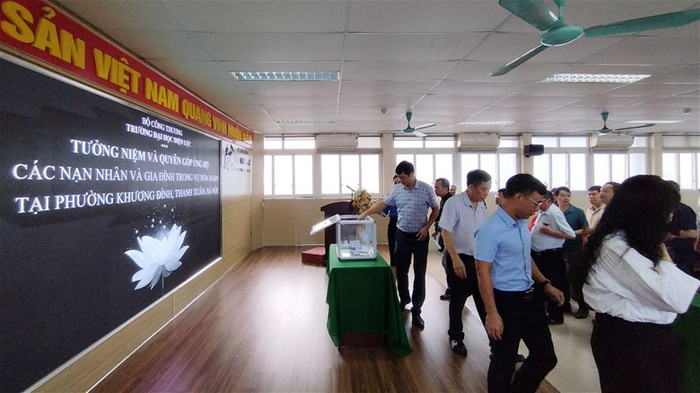 Tập thể viên chức, người lao động chung tay ủng hộ nạn nhân vụ cháy chung cư mini