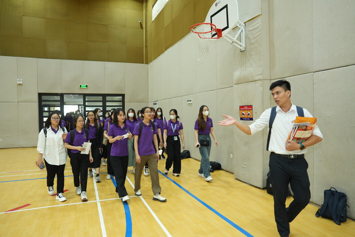 Sinh viên tham quan môi trường thực tế tại Hệ thống giáo dục Vinschool. Sinh viên tham quan môi trường thực tế tại Hệ thống giáo dục Vinschool.