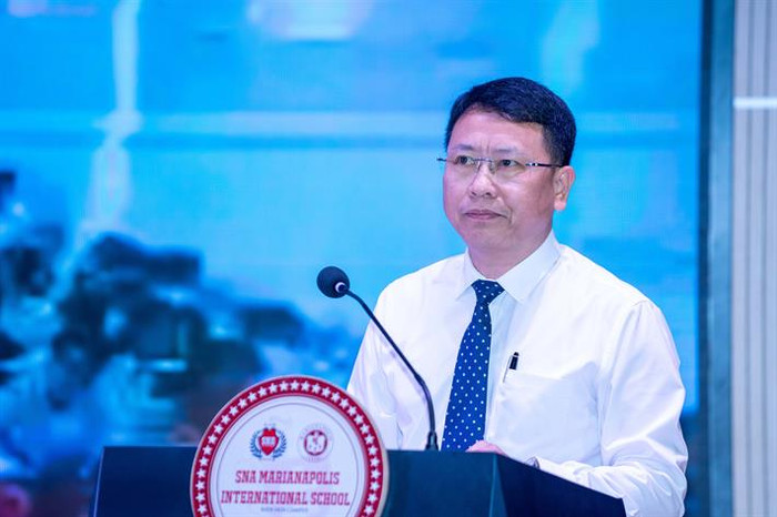 Ông Trần Văn Đạt - Quyền Vụ trưởng Vụ Giáo dục Chính trị và công tác học sinh, sinh viên phát biểu tại buổi lễ Ông Trần Văn Đạt - Quyền Vụ trưởng Vụ Giáo dục Chính trị và công tác học sinh, sinh viên phát biểu tại buổi lễ