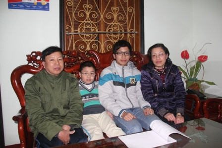 Gia đình luôn là động lực để Hải phấn đấu và đạt được những thành tích cao trong học tập. Gia đình luôn là động lực để Hải phấn đấu và đạt được những thành tích cao trong học tập.