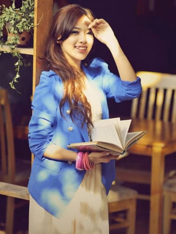 >>Ngẩn ngơ trước nhan sắc của Mỹ Nhân >> Ngắm vẻ đẹp căng tràn của Lê Hoàng Bảo Trân >>Thục Vy - Á khôi cực xinh trên đất Sài thành >>NGẮM NHAN SẮC MẶN MÀ CỦA HOA KHÔI PHẠM PHƯƠNG THẢO Vẻ đẹp ngọt ngào của hot girl Lilly Luta >> NHAN SẮC YÊU KIỀU CỦA CÁC NỮ DOANH NHÂN TƯƠNG LAI >> Hotgirl Thảo My "đốt cháy mùa đông" đón Noel >> HOTGIRL KHẢ NGÂN, BẢO TRÂN KHIẾN SAO HÀN PHẢI GHEN TỊ