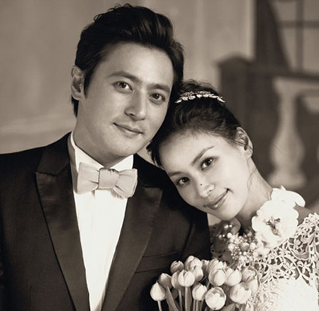 Vợ chồng Jang Dong Gun ngày cưới. Vợ chồng Jang Dong Gun ngày cưới.