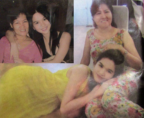 Những bức ảnh hiếm hoi Ngọc Trinh và mẹ kế Sáu Phương. Ảnh to là Ngọc Trinh nằm gối đầu lên chân mẹ khi trò chuyện với phóng viên. Những bức ảnh hiếm hoi Ngọc Trinh và mẹ kế Sáu Phương. Ảnh to là Ngọc Trinh nằm gối đầu lên chân mẹ khi trò chuyện với phóng viên.