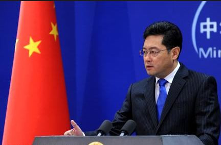 Tần Cương, người phát ngôn Bộ Ngoại giao Trung Quốc công bố khoản viện trợ hôm thứ Hai và viện trợ bổ sung hôm qua 14/11 cho Philippines, một phản ứng đã làm mất điểm trong con mắt cộng đồng quốc tế và khu vực. Tần Cương, người phát ngôn Bộ Ngoại giao Trung Quốc công bố khoản viện trợ hôm thứ Hai và viện trợ bổ sung hôm qua 14/11 cho Philippines, một phản ứng đã làm mất điểm trong con mắt cộng đồng quốc tế và khu vực.