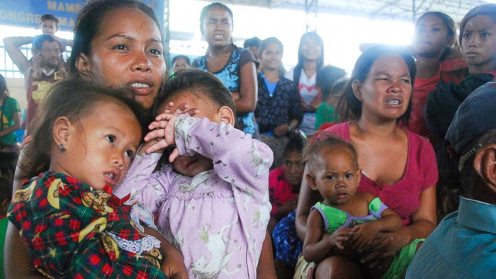 Thức ăn, nước uống và thuốc men, chất đốt đang là những thứ thiết yếu người dân Philippines cần lúc này. Thức ăn, nước uống và thuốc men, chất đốt đang là những thứ thiết yếu người dân Philippines cần lúc này.