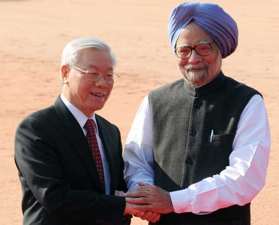 Tổng bí thư Nguyễn Phú Trọng và Thủ tướng Ấn Độ Manmohan Singh. Tổng bí thư Nguyễn Phú Trọng và Thủ tướng Ấn Độ Manmohan Singh.