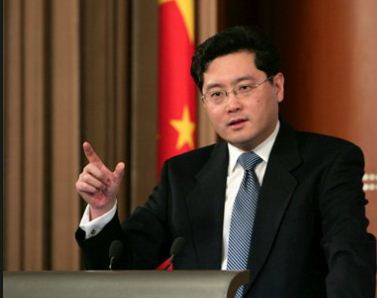 Tần Cương, người phát ngôn Bộ Ngoại giao Trung Quốc công bố nước này sẽ viện trợ cho Philippines 100 ngàn USD, "đội sổ" danh sách cộng đồng quốc tế giúp đỡ các nạn nhân siêu bão Haiyan.