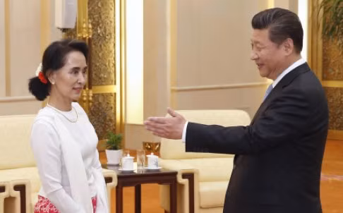 Ông Tập Cận Bình tiếp bà Aung San Suu Kyi. Ảnh: SCMP.