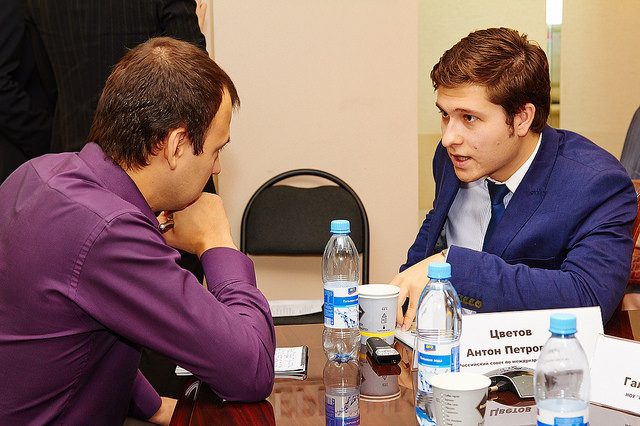 Anton Tvestov trao đổi với giới truyền thông. Ảnh: Russia Council. Anton Tvestov trao đổi với giới truyền thông. Ảnh: Russia Council.