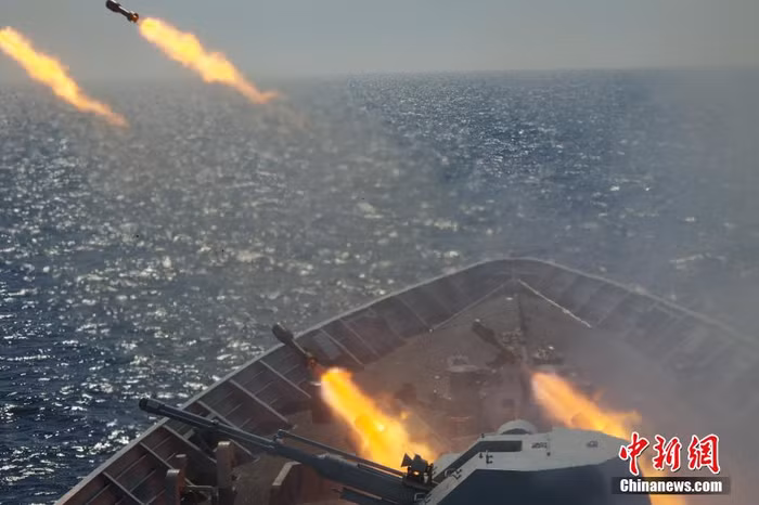 Hạm đội Nam Hải tập trận bắn đạn thật trên Biển Đông từ 13/6, ảnh: China News.