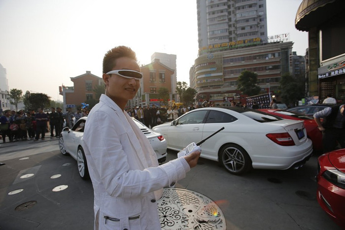 Thể hiện "đẳng cấp xã hội" bằng những chiếc siêu xe Thể hiện "đẳng cấp xã hội" bằng những chiếc siêu xe