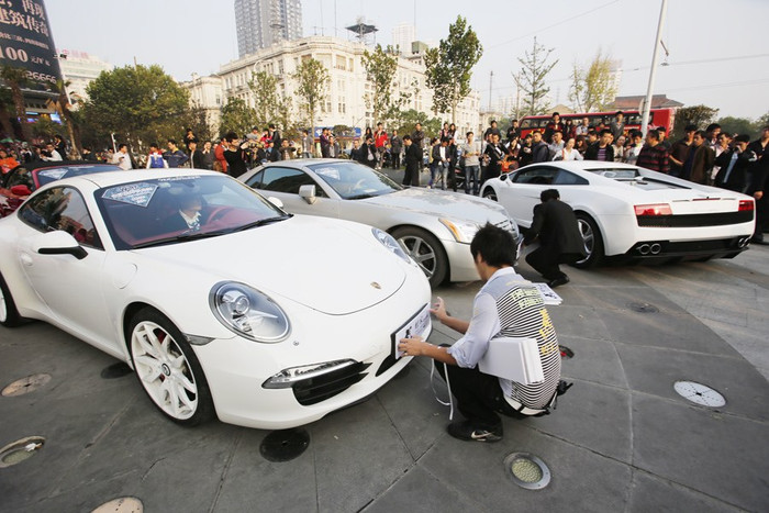 "Trang điểm" cho xế hộp "Trang điểm" cho xế hộp