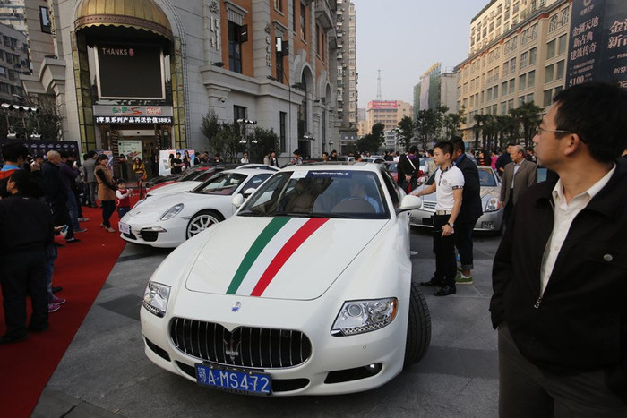 Hơn 40 chiếc siêu xe đủ màu sắc, chủng loại Hơn 40 chiếc siêu xe đủ màu sắc, chủng loại