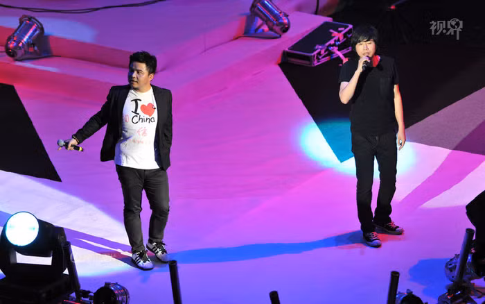 Cả những show biểu diễn ca nhạc nghiệp dư cũng lồng Senkaku vào để thu hút khán giả