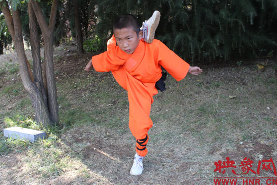 Luyện kungfu Thiếu Lâm từ thủa nhỏ Luyện kungfu Thiếu Lâm từ thủa nhỏ