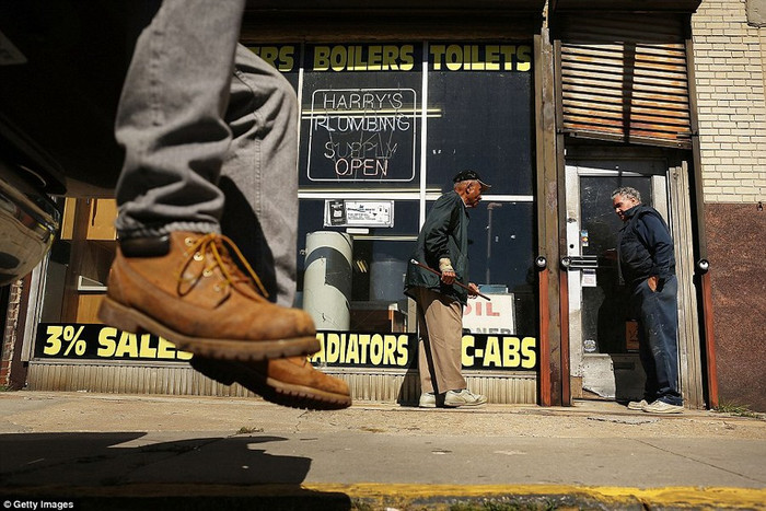 Tỉ lệ thất nghiệp và tỉ lệ tội phạm ngày càng cao Tỉ lệ thất nghiệp và tỉ lệ tội phạm ngày càng cao