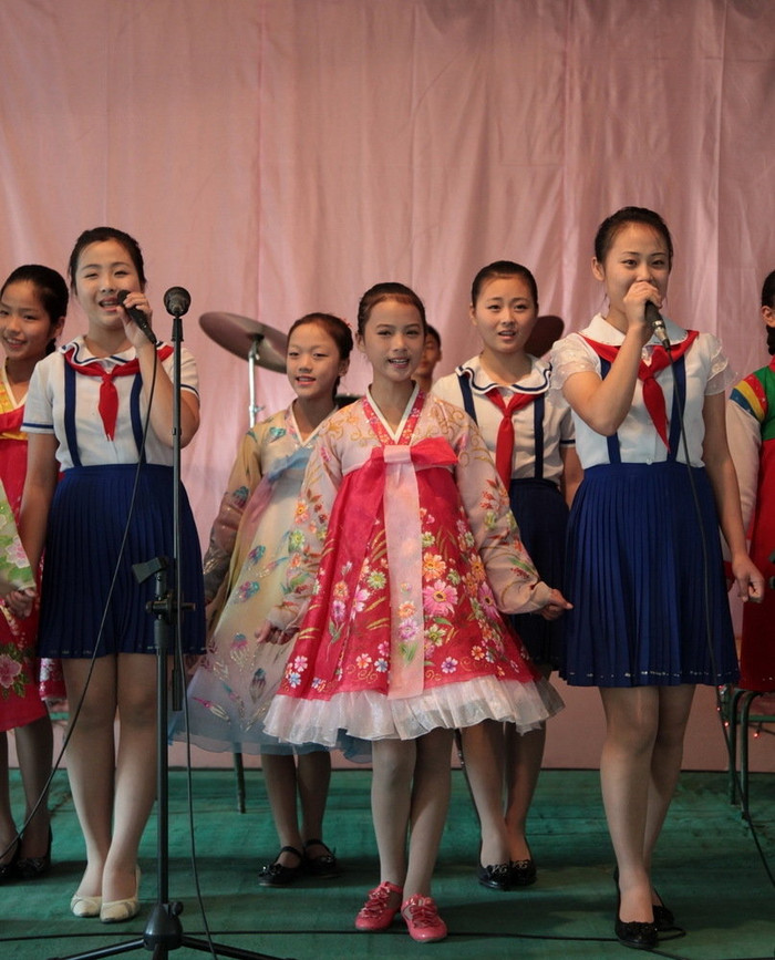 Các hoạt động văn nghệ của học sinh trường Chongryu