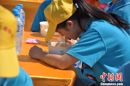 Lễ hội ẩm thực Liễu Châu thu hút khá nhiều thanh niên Trung Quốc dịp nghỉ lễ