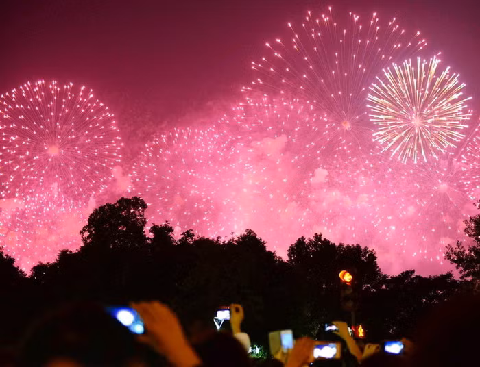 Chính quyền Hàng Châu tổ chức bắn pháo hoa khai mạc triển lãm Tây Hồ tối qua 13/10 Chính quyền Hàng Châu tổ chức bắn pháo hoa khai mạc triển lãm Tây Hồ tối qua 13/10