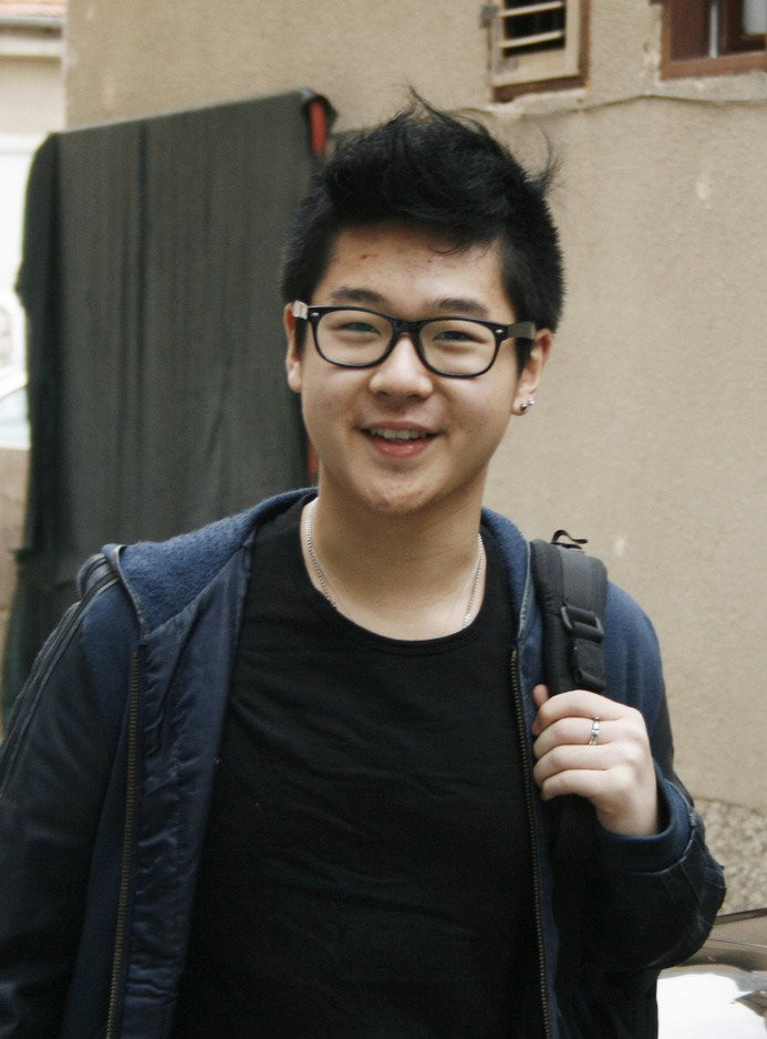 Cậu đang theo học tại một trường quốc tế ở Bosnia trong khi bố cậu, Kim Jong-nam được cho là đang sống tại Ma Cao, Trung Quốc Cậu đang theo học tại một trường quốc tế ở Bosnia trong khi bố cậu, Kim Jong-nam được cho là đang sống tại Ma Cao, Trung Quốc