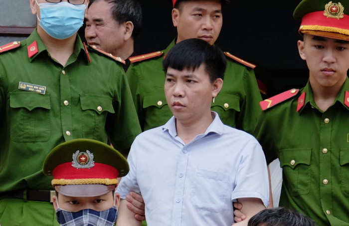 Đỗ Mạnh Tuấn cho rằng mình lớn lên bằng bát cơm của ngành giáo dục nhưng giờ đây Tuấn đã tự tay vứt bỏ bát cơm ấy. Bát cơm của ngành giáo dục thay thế bằng những bát cơm tù. Ảnh: LC Đỗ Mạnh Tuấn cho rằng mình lớn lên bằng bát cơm của ngành giáo dục nhưng giờ đây Tuấn đã tự tay vứt bỏ bát cơm ấy. Bát cơm của ngành giáo dục thay thế bằng những bát cơm tù. Ảnh: LC
