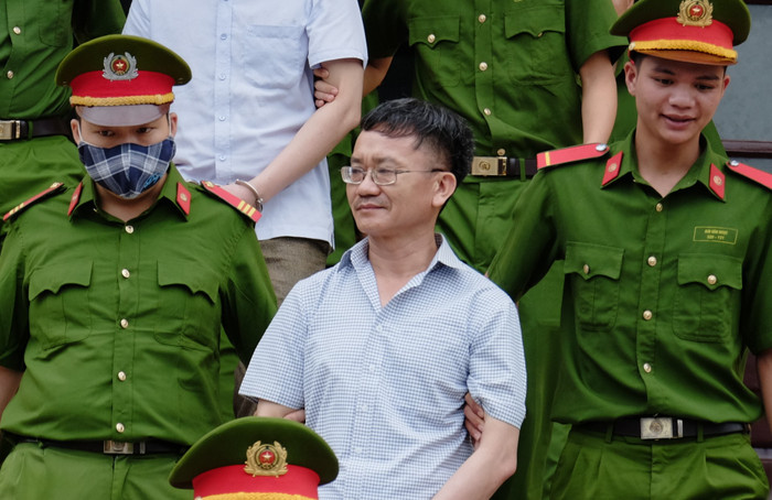 Bị cáo Nguyễn Quang Vinh phủ nhận cáo buộc của Viện Kiểm sát và cho rằng mình không có tội. Ảnh: LC Bị cáo Nguyễn Quang Vinh phủ nhận cáo buộc của Viện Kiểm sát và cho rằng mình không có tội. Ảnh: LC