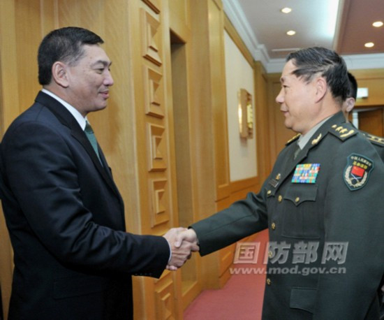 Thích Kiến Quốc (phải) tiếp Thứ trưởng Bộ Quốc phòng Indonesia sang dự đối thoại quốc phòng - an ninh song phương lần thứ 5