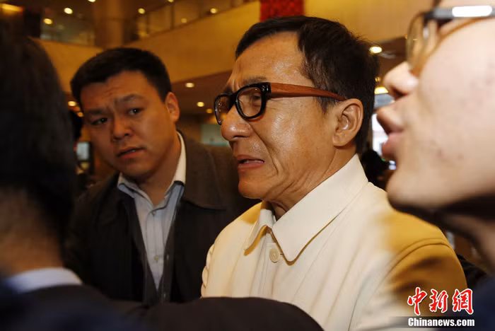 Minh tinh màn bạc Hồng Kông Thành Long lần đầu đi họp Chính hiệp Trung Quốc Minh tinh màn bạc Hồng Kông Thành Long lần đầu đi họp Chính hiệp Trung Quốc