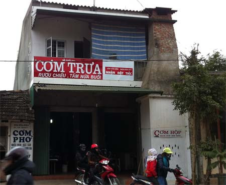 Quán ăn phục vụ nhu cầu cá nhân cho cả ngày. Quán ăn phục vụ nhu cầu cá nhân cho cả ngày.