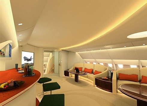 Còn đây là phòng chờ cho khách với đẩy đủ tiện nghi để giải trí cũng như ăn uống. Còn đây là phòng chờ cho khách với đẩy đủ tiện nghi để giải trí cũng như ăn uống.