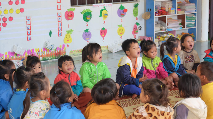 Lớp mầm non trong điểm trường ở Măng Sông. Lớp mầm non trong điểm trường ở Măng Sông.