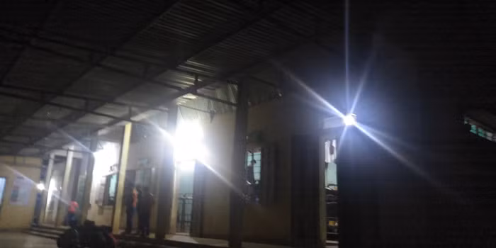 Trật tự, an ninh khu ký túc xá của học sinh được đảm bảo. Trật tự, an ninh khu ký túc xá của học sinh được đảm bảo.