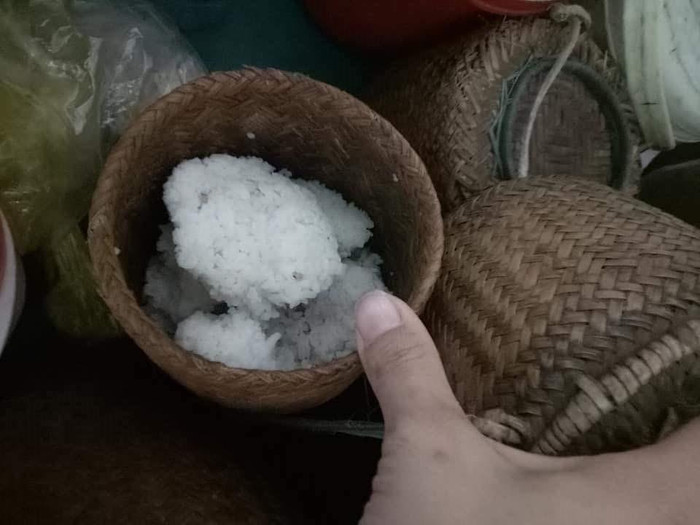 Cơm trắng vấn là chủ đạo.